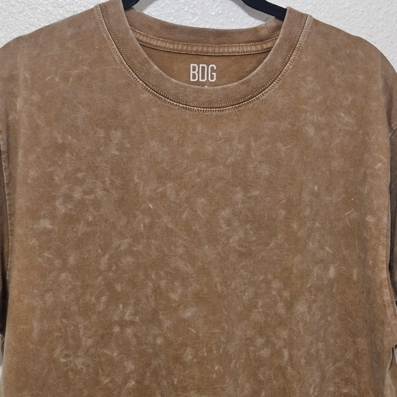 NWOT Bdg Urban Outfitters size large - Picture 2 of 12